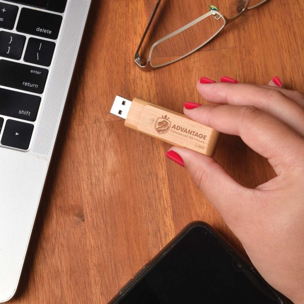 Bamboo USB Flash Drive - Image 3